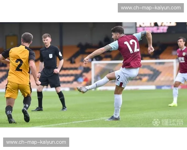 绿茵场上的“双城记”：当克鲁遇见维尔港，不仅是足球更是灵魂的碰撞